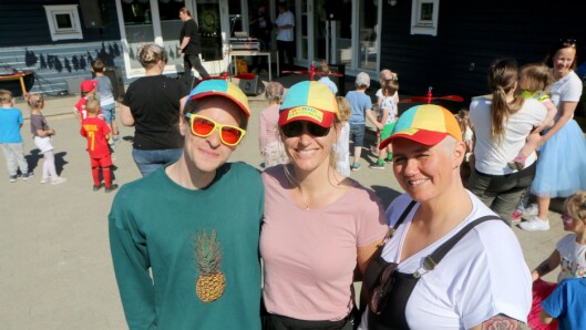 Fra venstre Kristoffer Nohr Unstad, Ada Kramer og Sissel Berg har stått i bresjen for å lage festival i Ashaugen barnehage - som i dag ble arrangert for andre år på rad. Fra venstre Kristoffer Nohr Unstad, Ada Kramer og Sissel Berg har stått i bresjen for å lage festival i Ashaugen barnehage - som i dag ble arrangert for andre år på rad.