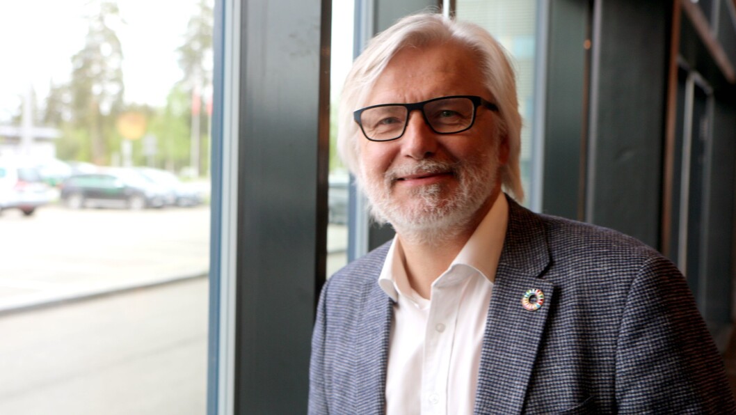 Mandag deltok stortingspolitiker Jon Gunnes i en debatt om finansiering av private barnehager under PBLs landsmøte. Hadde det ikke vært for at han slet med å få tak i barnehageplass til sitt første barn på midten av 1980-tallet hadde han kanskje ikke funnet veien inn i politikken. Mandag deltok stortingspolitiker Jon Gunnes i en debatt om finansiering av private barnehager under PBLs landsmøte. Hadde det ikke vært for at han slet med å få tak i barnehageplass til sitt første barn på midten av 1980-tallet hadde han kanskje ikke funnet veien inn i politikken.