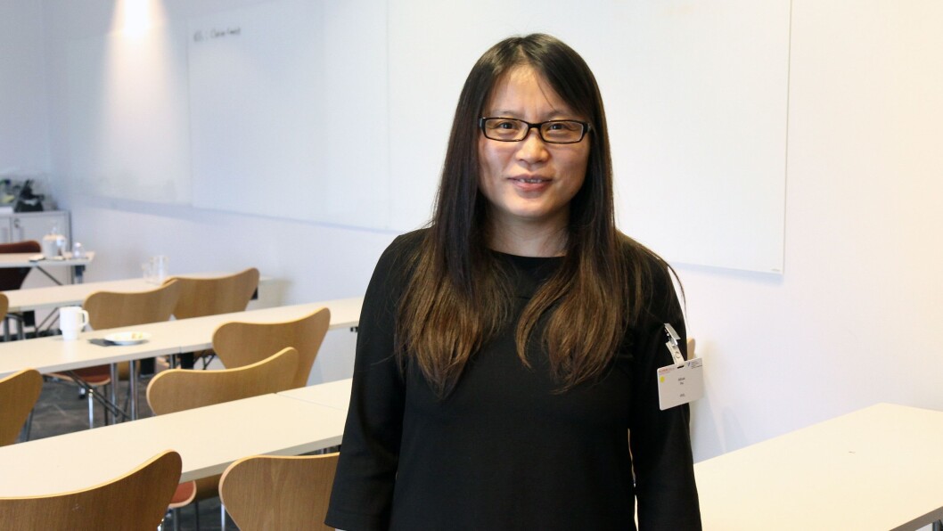 Aihua Hu er førsteamanuensis ved Høgskulen på Vestlandet og tilknyttet forskningssenteret BARNkunne. Nå skal hun forske på sang i norske og kinesiske barnehager. Aihua Hu er førsteamanuensis ved Høgskulen på Vestlandet og tilknyttet forskningssenteret BARNkunne. Nå skal hun forske på sang i norske og kinesiske barnehager.