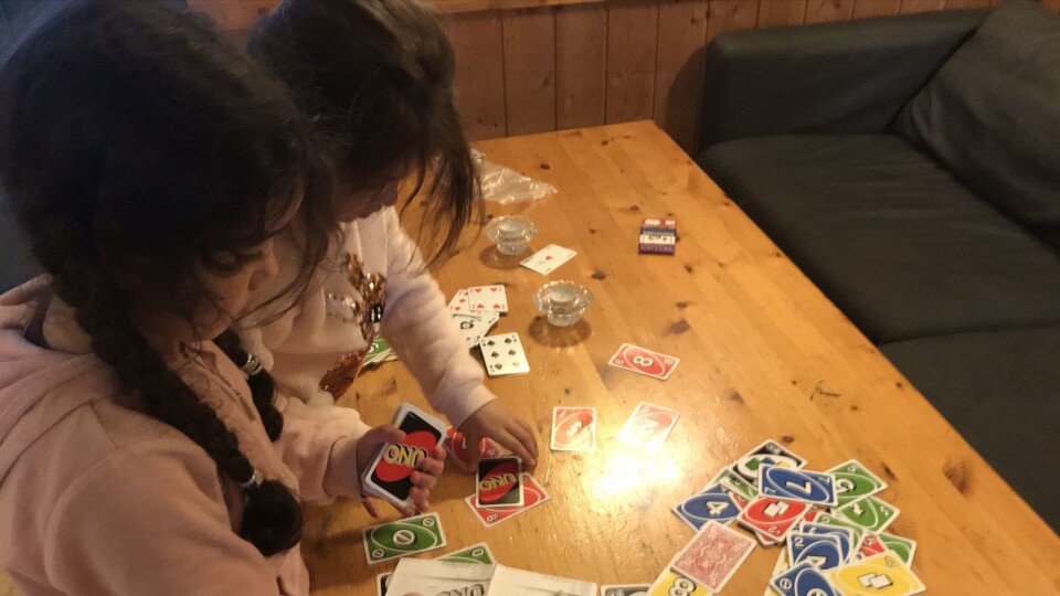 Spill og lek inne på kapellet før middag.