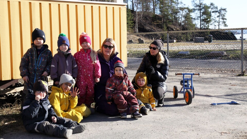 Sollerudstranda barnehage ligger like ved strandkanten, nå må de flytte.