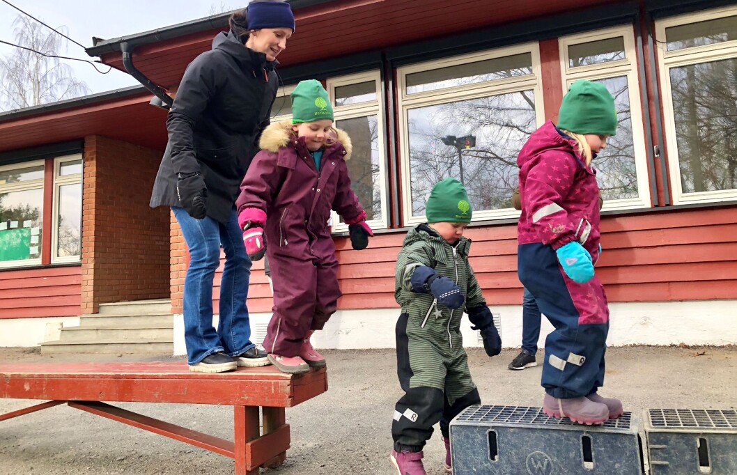 Aktivitetsopplegget «Jump» implementeres i alle Norlandia-barnehagene i Norge. I dag var Marit Bjørgen på plass i Norlandia Sørhellinga barnehage for å markere starten. Aktivitetsopplegget «Jump» implementeres i alle Norlandia-barnehagene i Norge. I dag var Marit Bjørgen på plass i Norlandia Sørhellinga barnehage for å markere starten.