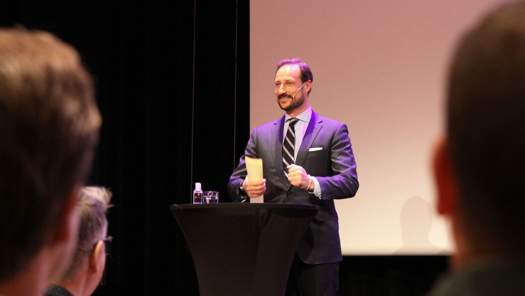 – Å høre til, å være inkludert, er noe helt grunnleggende i livet, sa kronprins Haakon da han åpnet Statpedkonferansen. – Å høre til, å være inkludert, er noe helt grunnleggende i livet, sa kronprins Haakon da han åpnet Statpedkonferansen.