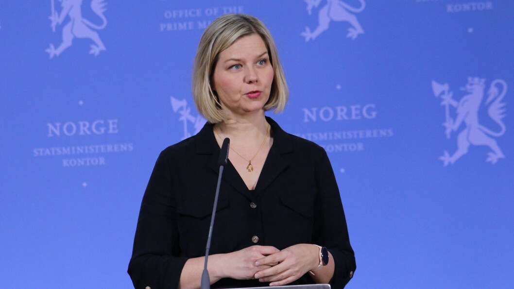 – Det er viktig at avgjørelsene om utvidelse tas lokalt og i samråd med smittevernmyndighetene. Men ut fra de rapportene vi har fått, er det grunn til å tro at det er rom for at noen flere barn kan få et tilbud, sa kunnskapsministeren på en pressekonferanse onsdag. – Det er viktig at avgjørelsene om utvidelse tas lokalt og i samråd med smittevernmyndighetene. Men ut fra de rapportene vi har fått, er det grunn til å tro at det er rom for at noen flere barn kan få et tilbud, sa kunnskapsministeren på en pressekonferanse onsdag.