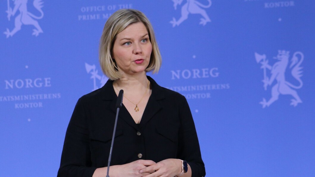 – Foreldre, barn og ansatte skal være trygge på at åpningen skjer på en forsvarlig måte, sier kunnskapsminister Guri Melby (V). – Foreldre, barn og ansatte skal være trygge på at åpningen skjer på en forsvarlig måte, sier kunnskapsminister Guri Melby (V).
