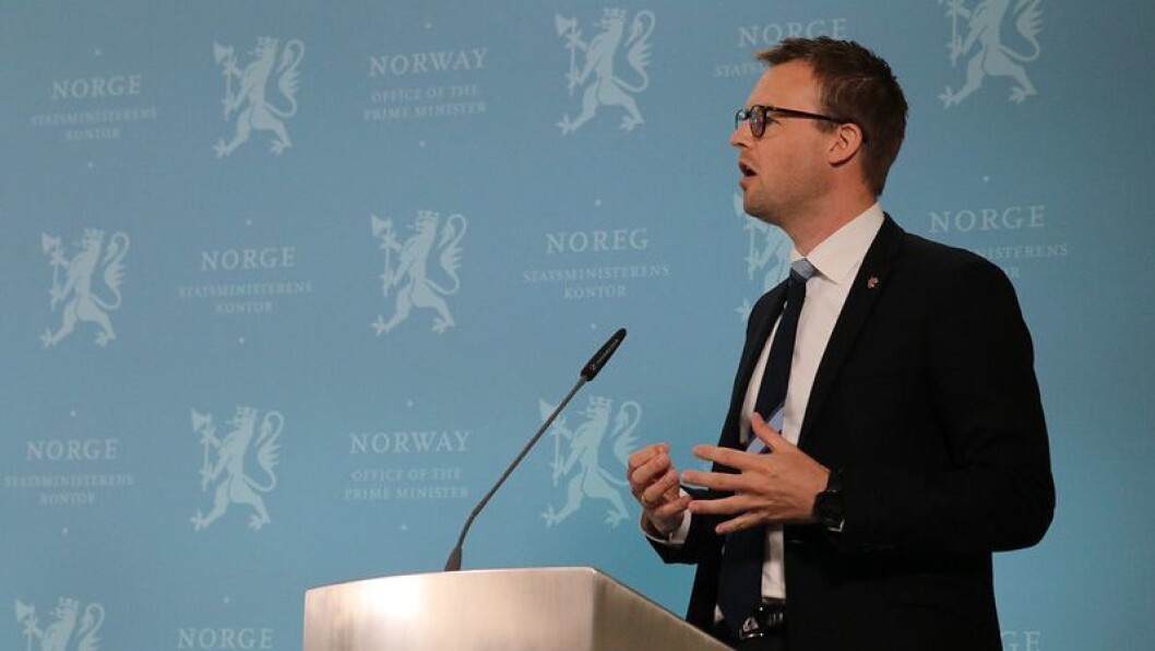 – Smitteverntiltakene vi har satt inn for å kjempe mot koronaviruset er helt nødvendige. Men vi er bekymret for effekten koronakrisen og smitteverntiltakene har for de sårbare barna, sier barne- og familieminister Kjell Ingolf Ropstad (KrF). – Smitteverntiltakene vi har satt inn for å kjempe mot koronaviruset er helt nødvendige. Men vi er bekymret for effekten koronakrisen og smitteverntiltakene har for de sårbare barna, sier barne- og familieminister Kjell Ingolf Ropstad (KrF).