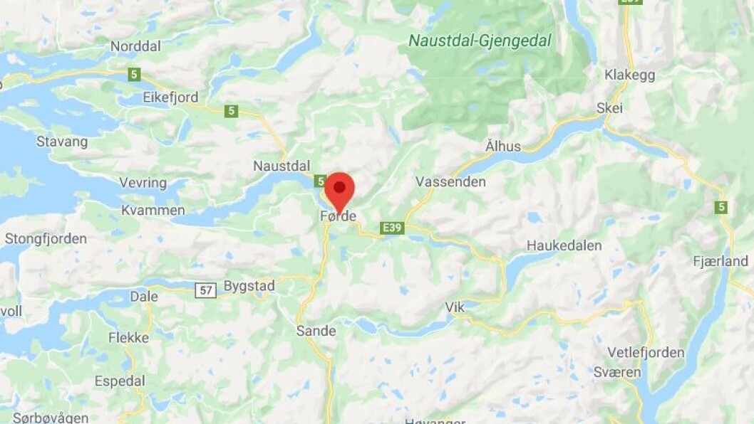 Natt til søndag fikk alarmsentralen melding om at det brant i en tørkepapir-dispenser på veggen til barnehagen. Natt til søndag fikk alarmsentralen melding om at det brant i en tørkepapir-dispenser på veggen til barnehagen.