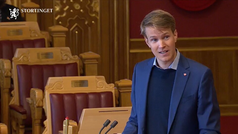 Torsten Tvedt Solberg (Ap) ser mørkt på barnehagehøsten hvis ikke regjeringen kommer med krisepakke.