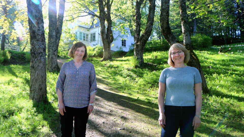 Bjerkhaug barnehagene åpnet dørene i 1992. Nå er det slutt for den særegne barnehagen i Bodø. Reidun Koch og styrer Monica Røberg Andreassen synes det er vemodig.