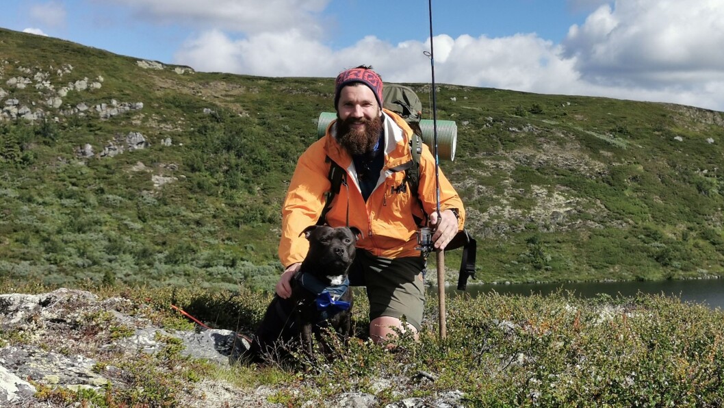 For Stian Eide var det erfaringen han fikk som assistent i barnehage da han var i begynnelsen av 20-årene som gjorde at valget falt på barnehagelærerutdanningen. For Stian Eide var det erfaringen han fikk som assistent i barnehage da han var i begynnelsen av 20-årene som gjorde at valget falt på barnehagelærerutdanningen.