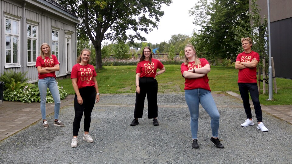 Fadderstyret DMMH 2020, her representert ved leder Tina Skogheim, Marianne K. Skjønhaug, Mathéa Henrard, Othea Martine-Othelie Almaas og Marius Bjønnes.