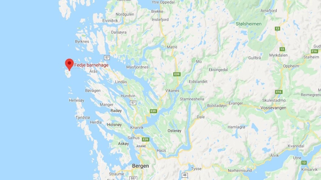 Folketallet er synkende i Fedje kommune. Nå tar politikerne et spesielt grep for å få flere barnefamilier til øykommunen. Folketallet er synkende i Fedje kommune. Nå tar politikerne et spesielt grep for å få flere barnefamilier til øykommunen.