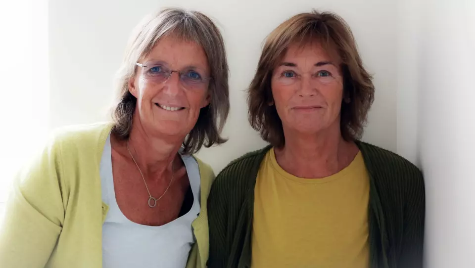 Ingrid Lund (til venstre) og Anne Helgeland har skrevet boka «Mobbing i barnehage og skole - Nye perspektiver».