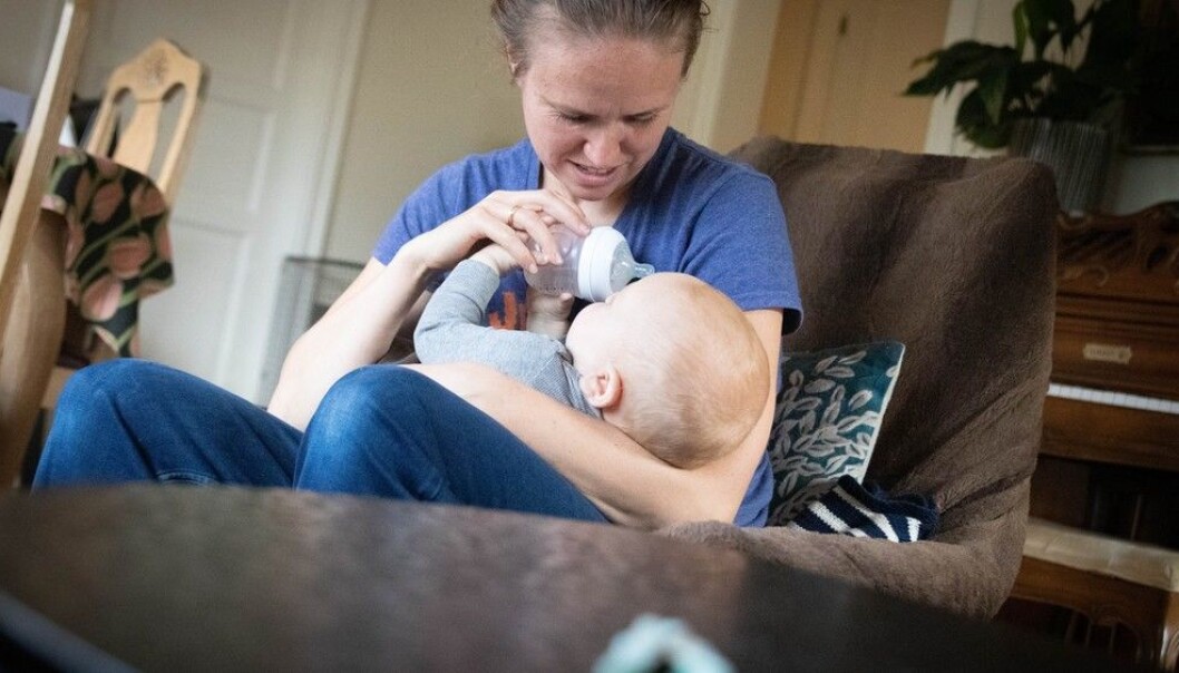 – Vi tenkte det ville gjøre barnehagen lettere, men så fikk vi ikke lov til å gi ham melken sin, sier Ragnhild Zeigler. – Vi tenkte det ville gjøre barnehagen lettere, men så fikk vi ikke lov til å gi ham melken sin, sier Ragnhild Zeigler.