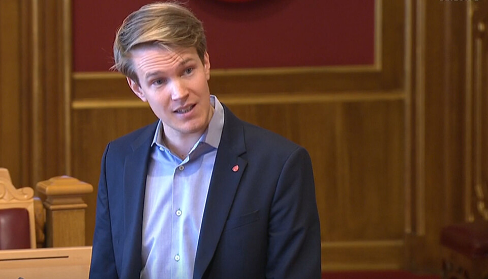 Torstein Tvedt Solberg (Ap) krever svar fra kunnskapsminister Guri Melby.