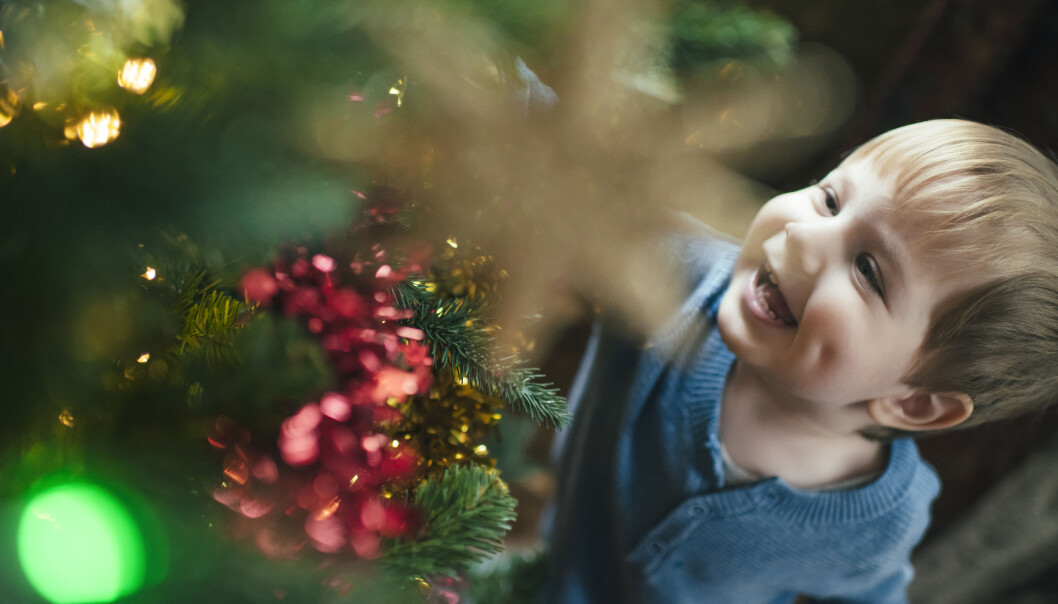 «Det handler ikke om jul i seg selv. Det handler om å la barna få bearbeide sine opplevelser gjennom lek, og at vi ikke stresser av gårde til neste sesong/årstid/tema bare fordi vi er ferdige selv,» skriver artikkelforfatteren. «Det handler ikke om jul i seg selv. Det handler om å la barna få bearbeide sine opplevelser gjennom lek, og at vi ikke stresser av gårde til neste sesong/årstid/tema bare fordi vi er ferdige selv,» skriver artikkelforfatteren.