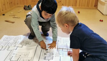 <span class=" italic" data-lab-italic_desktop="italic">Barnas spørsmål spilte hele veien en viktig rolle for hvilken retning utforskningen av insektene tok.</span> <span class=" italic" data-lab-italic_desktop="italic">Barnas spørsmål spilte hele veien en viktig rolle for hvilken retning utforskningen av insektene tok.</span>