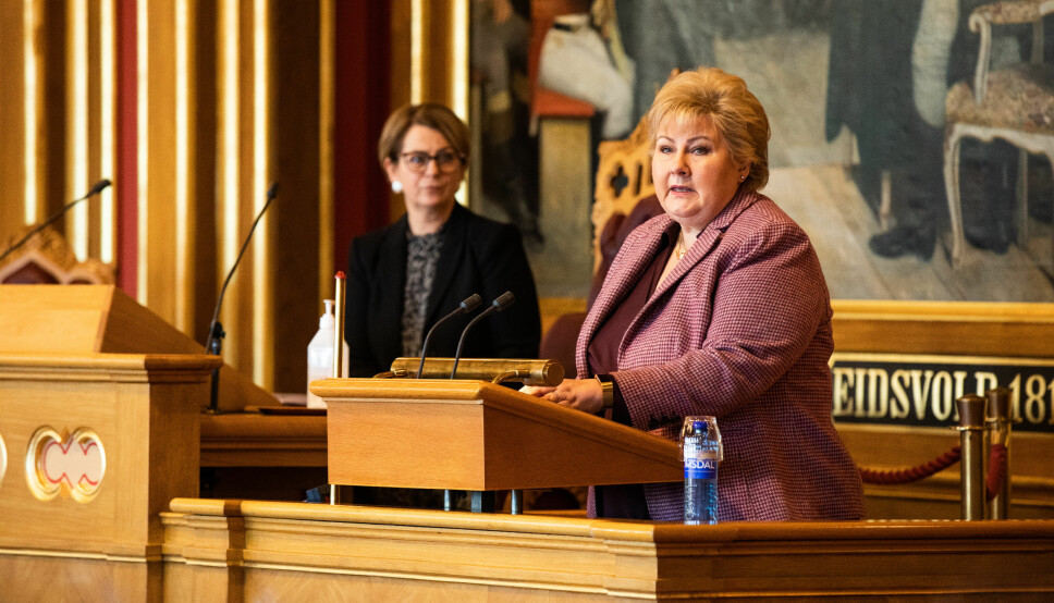 Statsminister Erna Solberg (H) redegjør for Stortinget om koronapandemien.