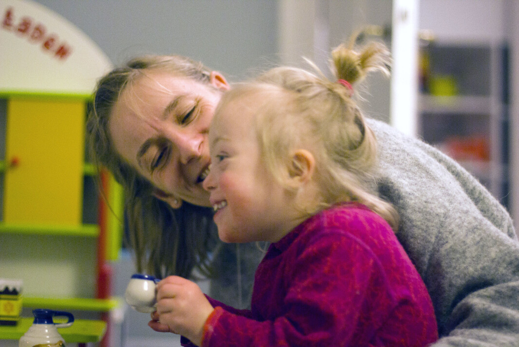 <span class=" italic" data-lab-italic_desktop="italic">Christina Haulrich Klausen har skrevet den boka hun selv savnet da hun ble mamma til Bjørg. </span> <span class=" italic" data-lab-italic_desktop="italic">Christina Haulrich Klausen har skrevet den boka hun selv savnet da hun ble mamma til Bjørg. </span>