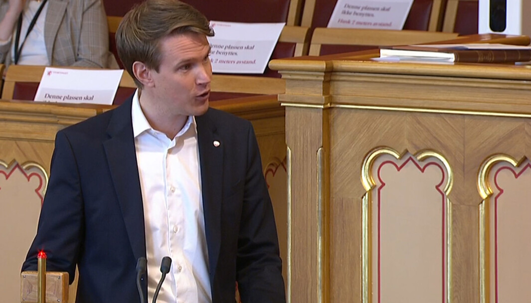 Torstein Tvedt Solberg (Ap) stilte statsråden en rekke spørsmål om endringer i barnehageloven. Torstein Tvedt Solberg (Ap) stilte statsråden en rekke spørsmål om endringer i barnehageloven.