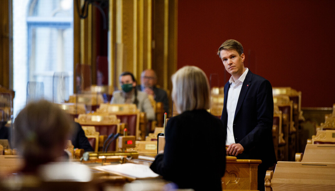 Torstein Tvedt Solberg (Ap) reagerer på barnehage.nos funn: – Det som haster mest er en justering av kursen. Det haster med å stramme opp og passe på at pengene går til språkopplæringen som er intensjonen. Torstein Tvedt Solberg (Ap) reagerer på barnehage.nos funn: – Det som haster mest er en justering av kursen. Det haster med å stramme opp og passe på at pengene går til språkopplæringen som er intensjonen.