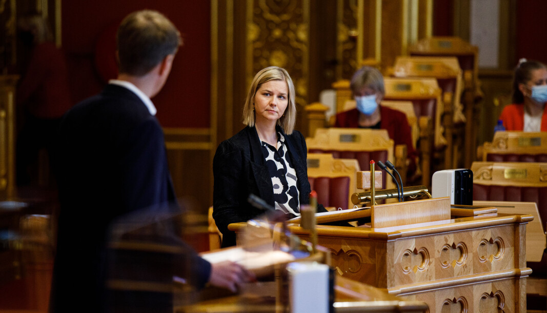 Torstein Tvedt Solberg (A) stilte Kunnskaps- og integreringsminister Guri Melby (V) et skriftlig spørsmål knyttet til språkmidlene. Nå har han fått svar. Bildet er tatt i forbindelse med en tidligere spørretime på Stortinget. Torstein Tvedt Solberg (A) stilte Kunnskaps- og integreringsminister Guri Melby (V) et skriftlig spørsmål knyttet til språkmidlene. Nå har han fått svar. Bildet er tatt i forbindelse med en tidligere spørretime på Stortinget.