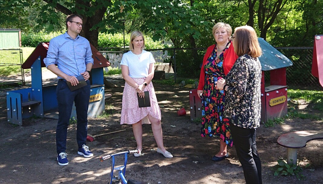 Torsdag møtte statsrådene Kjell Ingolf Ropstad (KrF), Guri Melby (V) og statsminister Erna Solberg i Eilert Sundts barnehage i Oslo for å legge frem sin nye barnehagestrategi. Torsdag møtte statsrådene Kjell Ingolf Ropstad (KrF), Guri Melby (V) og statsminister Erna Solberg i Eilert Sundts barnehage i Oslo for å legge frem sin nye barnehagestrategi.