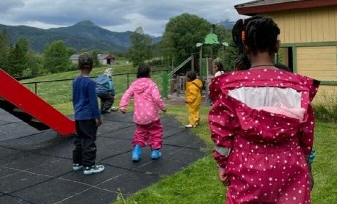 Barnehage for norske barn på asylmottak i Valdres: – Fornøyde foreldre har alt å si!