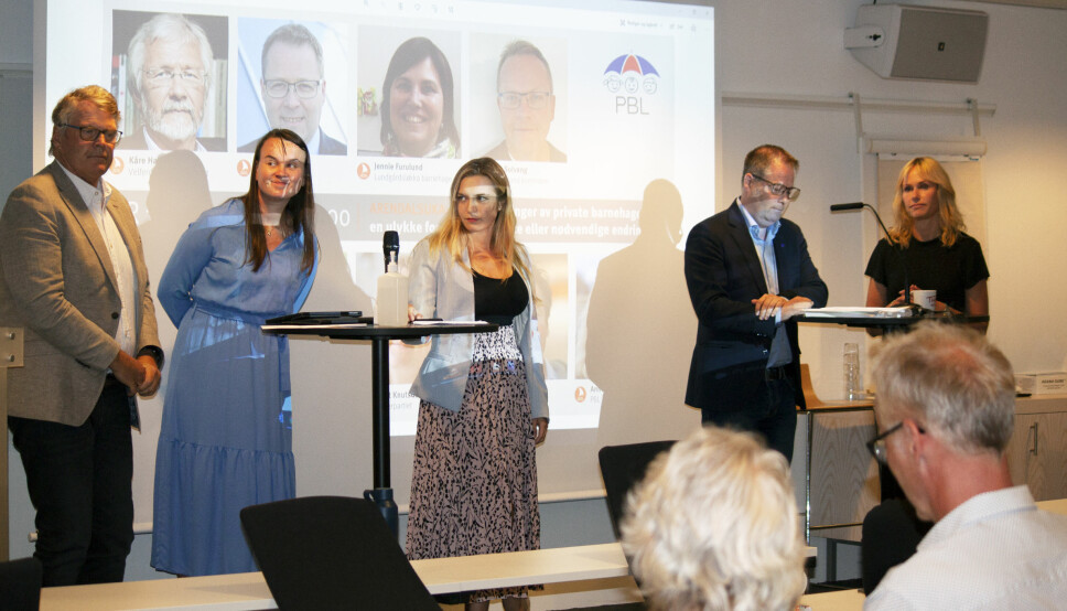 Det var også duket for debatt om framtidens finansiering av barnehagesektoren. Fra venstre: Hans Fredrik Grøvan (KrF), Marit Knutsdatter Strand (Sp), Mathilde Tybring-Gjedde (H), Bjørn Arild Gram (KS) og Anne Lindboe (PBL). I tillegg deltok Robert Ullmann fra Stiftelsen Kanvas.