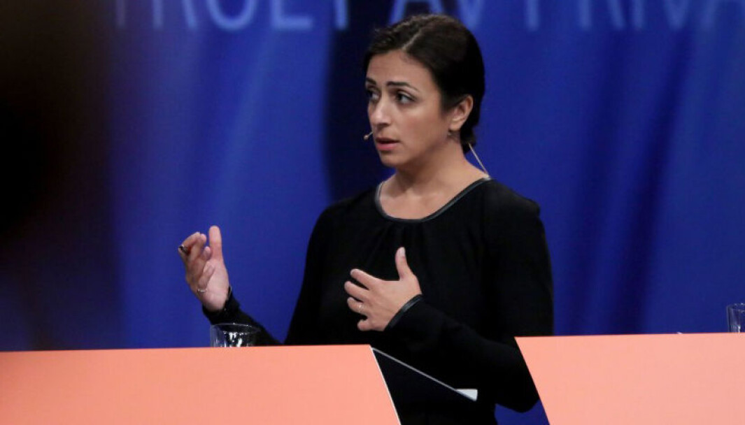Hadia Tajik og Arbeiderpartiet vil senke maksprisen med 2805 kroner i året. Hadia Tajik og Arbeiderpartiet vil senke maksprisen med 2805 kroner i året.
