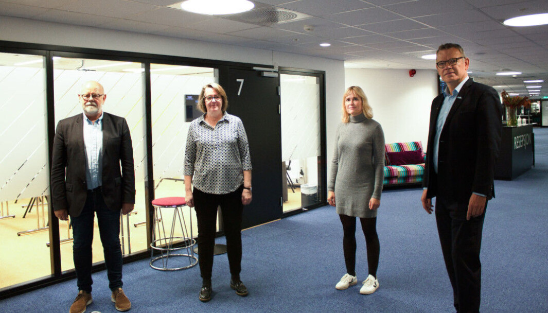 Fra venstre: Terje Skyvulstad (Utdanningsforbundet), Anne Green Nilsen (Fagforbundet), Anne Lindboe (PBL) og Trond Ellefsen (Delta). Bildet er tatt i forbindelse med fjorårets tariffoppgjør. Fra venstre: Terje Skyvulstad (Utdanningsforbundet), Anne Green Nilsen (Fagforbundet), Anne Lindboe (PBL) og Trond Ellefsen (Delta). Bildet er tatt i forbindelse med fjorårets tariffoppgjør.