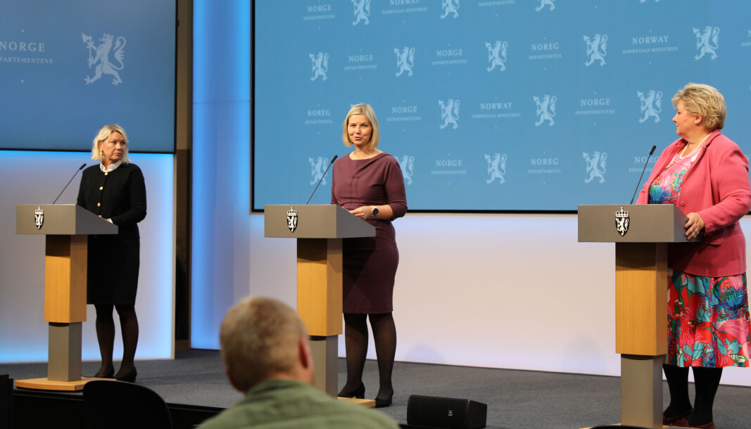 – Endelig kan vi begynne å leve som normalt igjen, sa kunnskaps- og integreringsminister Guri Melby under pressekonferansen fredag. – Endelig kan vi begynne å leve som normalt igjen, sa kunnskaps- og integreringsminister Guri Melby under pressekonferansen fredag.