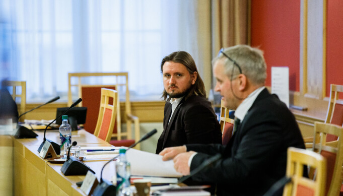<span class=" italic" data-lab-italic_desktop="italic">Freddy André Øvstegård har før representert SV i kontroll- og konstitusjonskomiteen på Stortinget.</span> <span class=" italic" data-lab-italic_desktop="italic">Freddy André Øvstegård har før representert SV i kontroll- og konstitusjonskomiteen på Stortinget.</span>