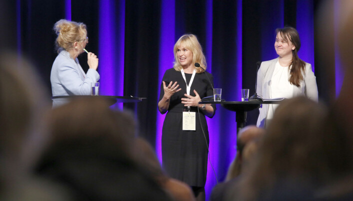 PBL-direktør Anne Lindboe flankert av Trude Teige og Marit Knutsdatter Strand (Sp) under landsmøtet til PBL forrige uke.