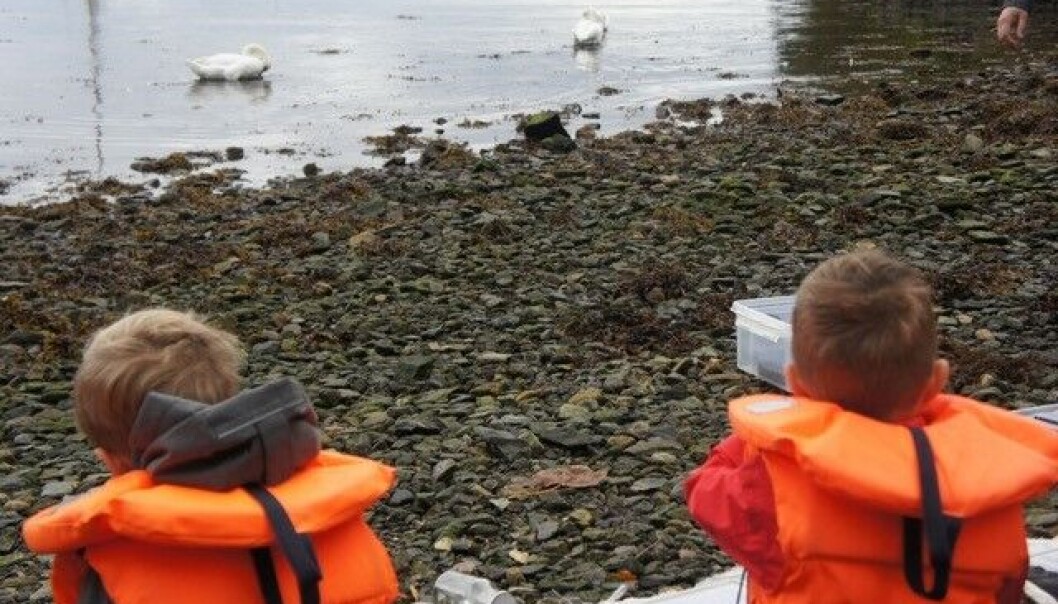 Gjennom prosjektet One Ocean – Havportrett skal deltakerne i Bergen og Shanghai sanse, oppleve, forestille seg og få ny kunnskap om hva som finnes over, på og under havflaten. Gjennom prosjektet One Ocean – Havportrett skal deltakerne i Bergen og Shanghai sanse, oppleve, forestille seg og få ny kunnskap om hva som finnes over, på og under havflaten.