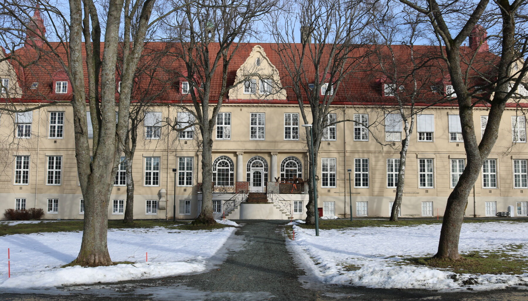 I år er det 75 år siden 48 kvinner startet på sin utdanning ved Menighetspleiens barnevernsinstitutt, som etter hvert skulle bli til Dronning Mauds Minne høgskole for barnehagelærerutdanning. I år er det 75 år siden 48 kvinner startet på sin utdanning ved Menighetspleiens barnevernsinstitutt, som etter hvert skulle bli til Dronning Mauds Minne høgskole for barnehagelærerutdanning.