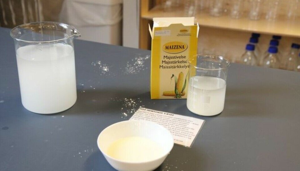 Blander du maisenna og vann så får du en ikke-newtonsk væske.