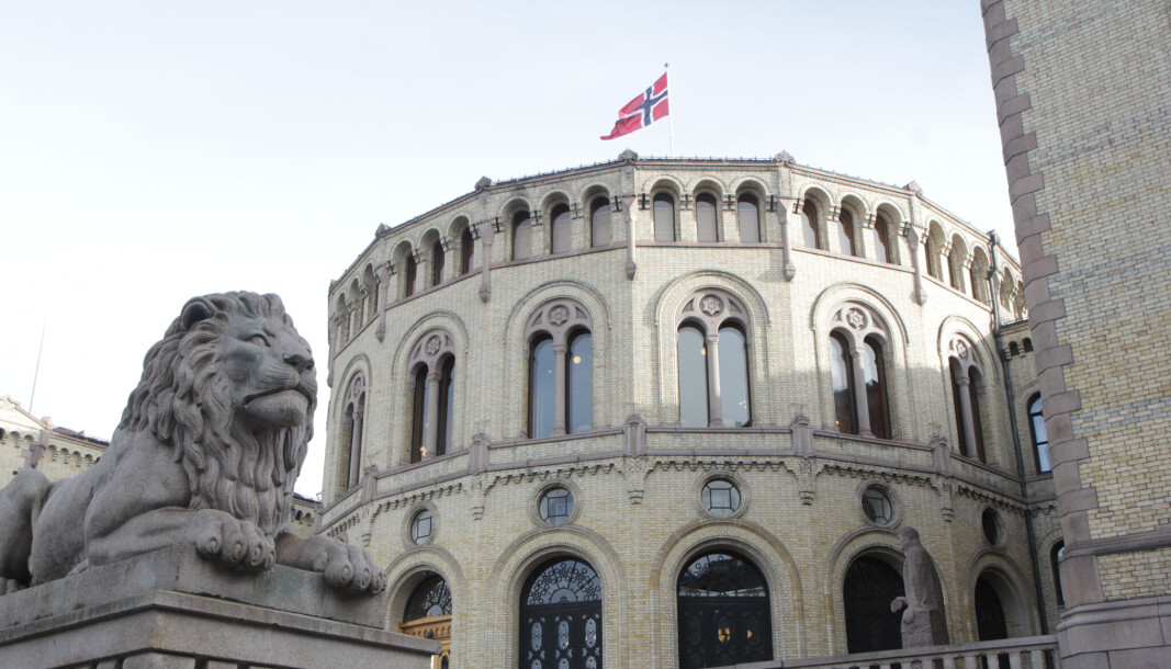 De nye løsningen som regjeringen ønsker for barnehagefeltet, må statsråd Tonje Brenna finne støtte for i Stortinget. Her svarer hun også på spørsmål fra opposisjonen. De nye løsningen som regjeringen ønsker for barnehagefeltet, må statsråd Tonje Brenna finne støtte for i Stortinget. Her svarer hun også på spørsmål fra opposisjonen.