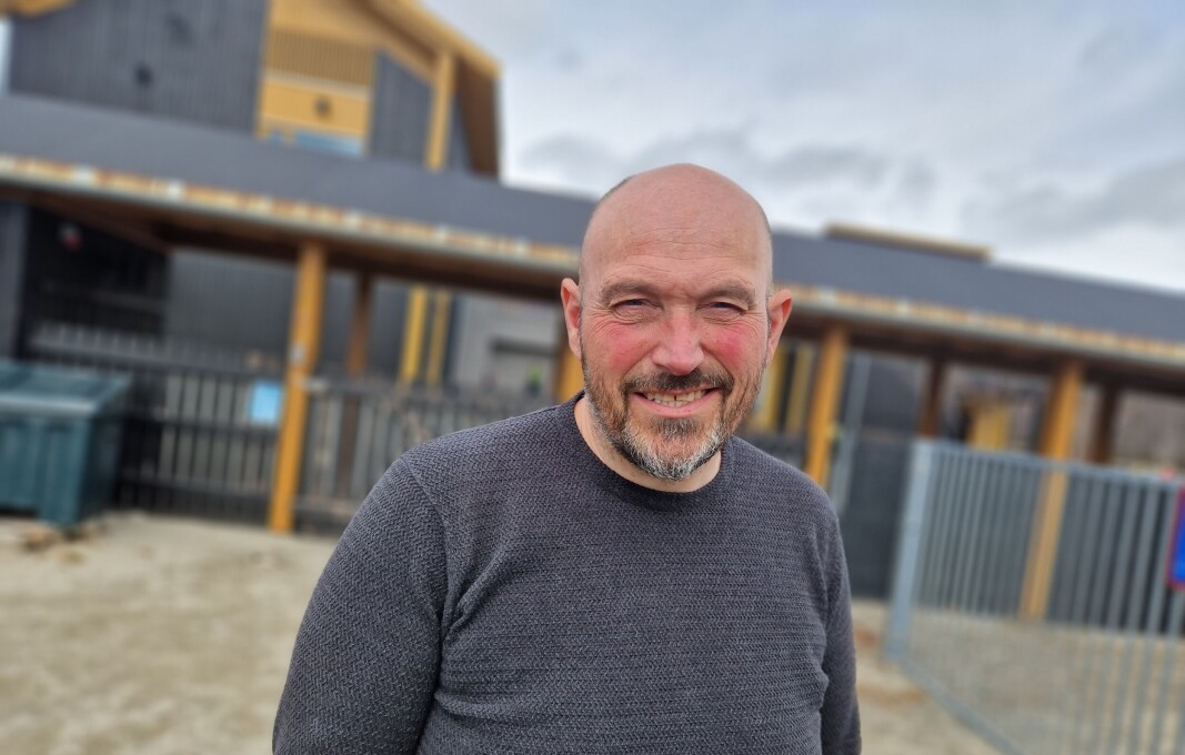 Virksomhetsleder for barnehage i Røros kommune, Inge Aas, tenker nytt for å møte bemanningsutfordringene i barnehagene. Virksomhetsleder for barnehage i Røros kommune, Inge Aas, tenker nytt for å møte bemanningsutfordringene i barnehagene.