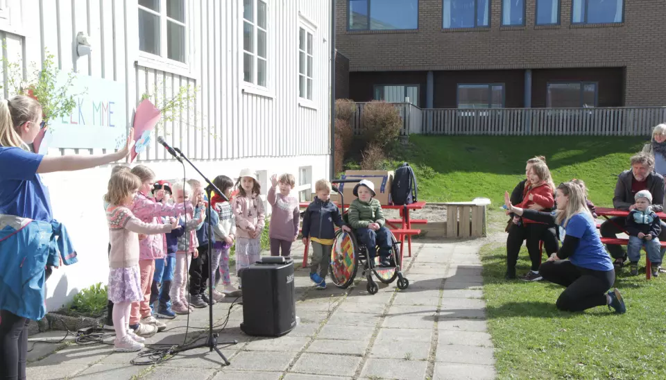 Barna framførte sanger på festen, her fra «Stopp! Ikke mobb!»