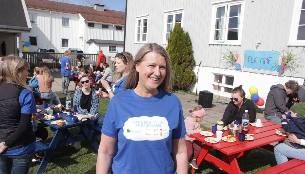Styrer Tove Helén Olsen i Neståsen barnehage i Bodø, hadde invitert til fest mandag i anledning barnehagens nye status. Styrer Tove Helén Olsen i Neståsen barnehage i Bodø, hadde invitert til fest mandag i anledning barnehagens nye status.