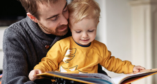 Fem grunnar til at du bør lese høgt for barnet ditt