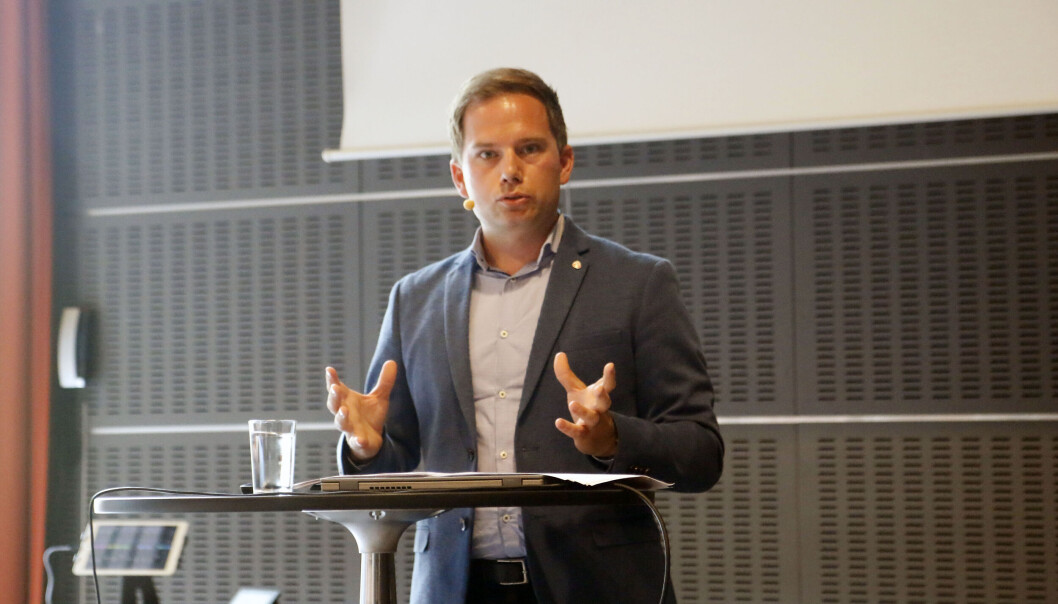 <span class=" italic" data-lab-italic_desktop="italic">Det var en engasjert statssekretær Halvard Hølleland (Ap) som åpnet årets NNG-konferanse. </span> <span class=" italic" data-lab-italic_desktop="italic">Det var en engasjert statssekretær Halvard Hølleland (Ap) som åpnet årets NNG-konferanse. </span>