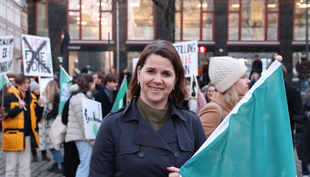 Solveig Schytz, leder av Venstrekvinnelaget, tok tidligere i sommer til orde for å ta debatten om et døgnåpent omsorgstilbud for de som jobber når barnehagen er stengt. Bildet er tatt i forbindelse med 8. mars-markeringen i Oslo i år. Solveig Schytz, leder av Venstrekvinnelaget, tok tidligere i sommer til orde for å ta debatten om et døgnåpent omsorgstilbud for de som jobber når barnehagen er stengt. Bildet er tatt i forbindelse med 8. mars-markeringen i Oslo i år.