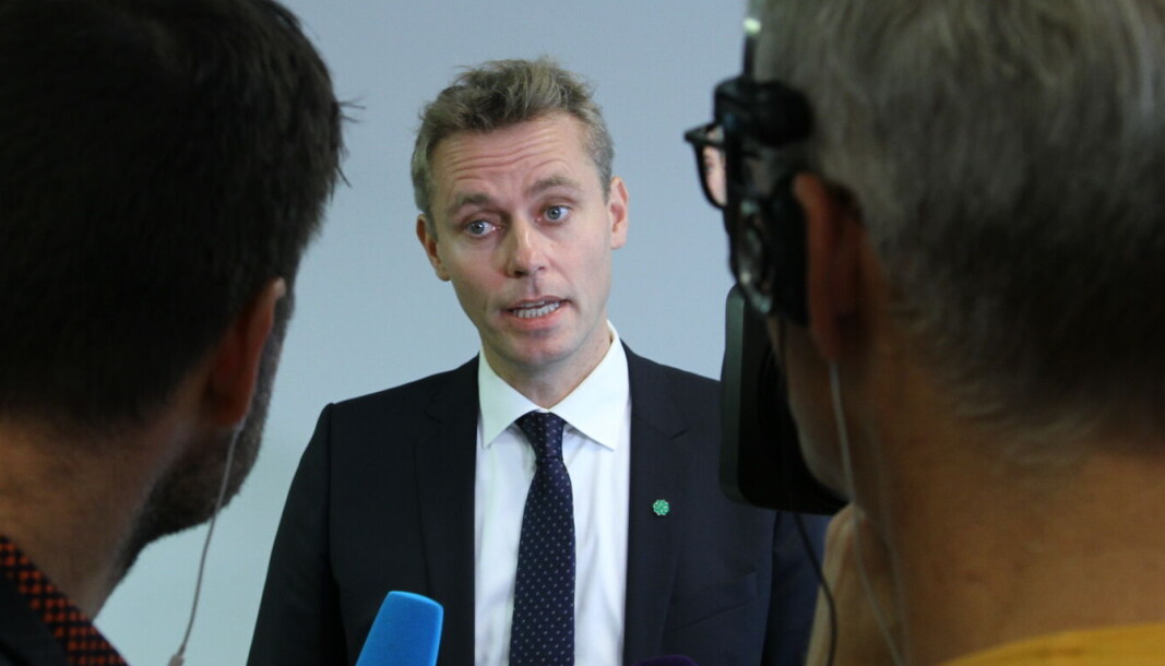 Forsknings- og høyere utdanningsminister Ola Borten Moe (Sp) sier de kommer til å følge utviklingen. Forsknings- og høyere utdanningsminister Ola Borten Moe (Sp) sier de kommer til å følge utviklingen.