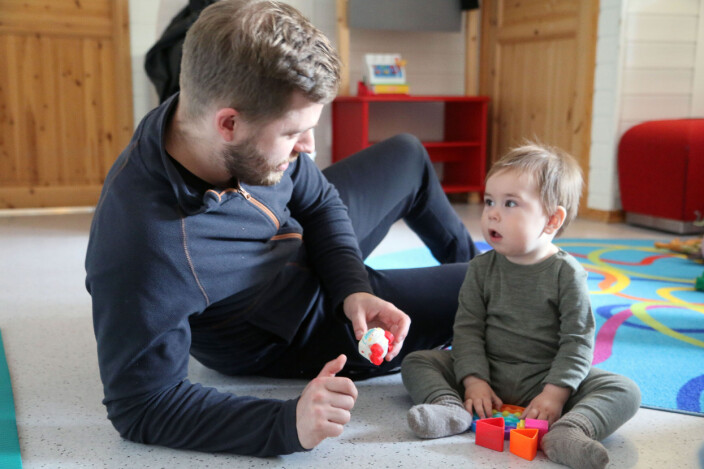 <span class=" italic" data-lab-italic_desktop="italic">Sondre er allerede blitt en favoritt hos Hugo. Mamma Regine er ikke overrasket. – Jeg har skjønt at det er mange som liker han, sier hun.</span> <span class=" italic" data-lab-italic_desktop="italic">Sondre er allerede blitt en favoritt hos Hugo. Mamma Regine er ikke overrasket. – Jeg har skjønt at det er mange som liker han, sier hun.</span>