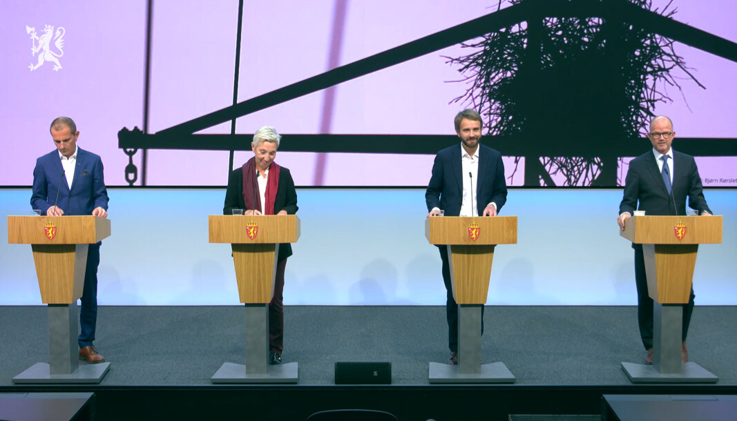 Virke-direktør Stian Sigurdsen, LO-leder Peggy Hessen Følsvik, næringsminister Jan Christian Vestre (Ap) og NHO-sjef Ole Erik Almlid. Virke-direktør Stian Sigurdsen, LO-leder Peggy Hessen Følsvik, næringsminister Jan Christian Vestre (Ap) og NHO-sjef Ole Erik Almlid.