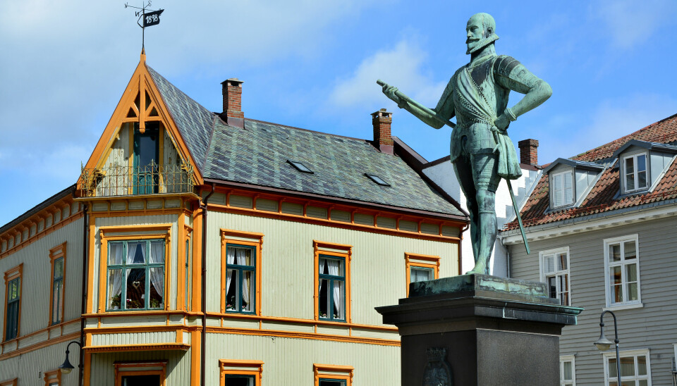 Fredrikstad kommune, her representert ved grunnlegger Fredrik II, har beregnet innsparingen til én million kroner.