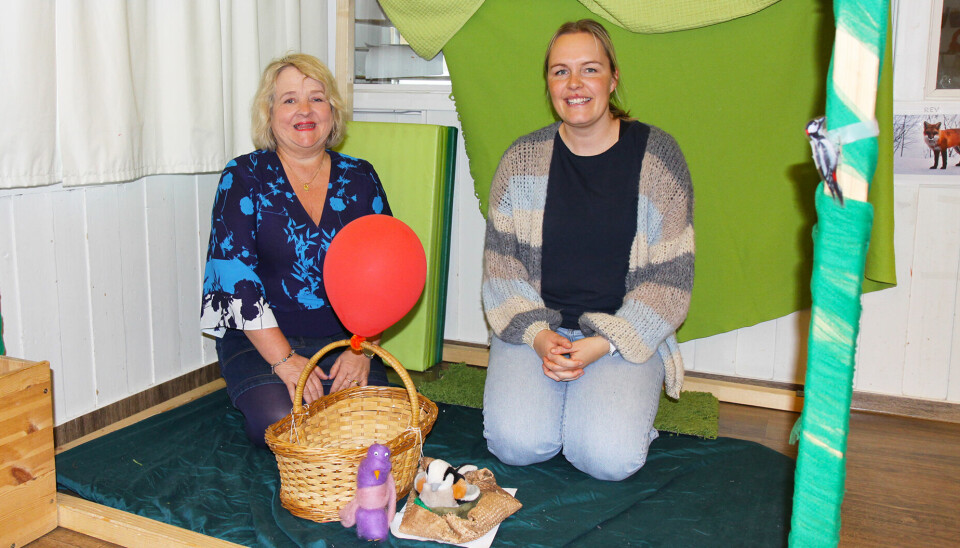 Sletta barnehage har vært med i prosjektet siden høsten 2021. Fra venstre: Styrer Tove Strøm og pedagogisk leder Ida Østensen.