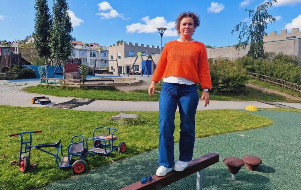 Nina Lind jobber med å få verdens viktigste verdier til å vokse. Her skriver hun til kunnskapsminister Tonje Brenna (Ap) sammen med kollegene Linda Næsheim Dahl og Ragnhild Eiesen Wiig. Nina Lind har hittil i yrkeskarrieren sin jobbet i en enkeltstående privat andelsbarnehage, et AS bestående av to private barnehager og de siste fem årene i Læringsverkstedet.
